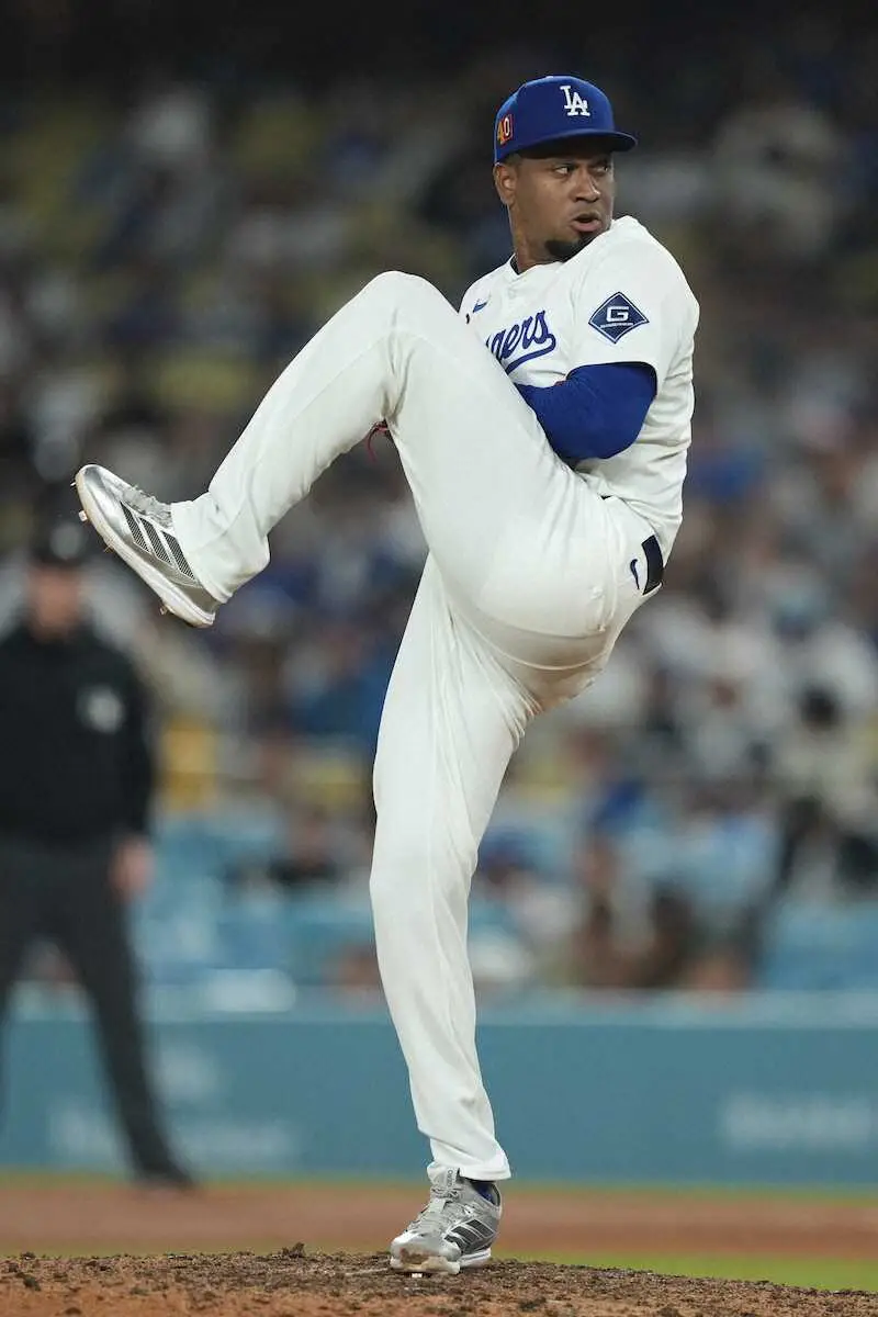 【画像・写真】通算75Sのド軍ディアス　移籍後2度目の9回登板で2三振奪い3H目「信頼示してくれた」兄はメ軍守護神