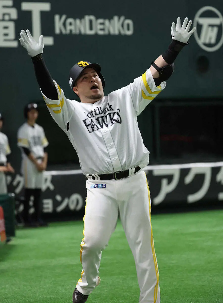 【画像・写真】ソフトバンク・山川穂高　球場沸いた2戦連発19号「全部大事な試合なので、作戦系は秘密」