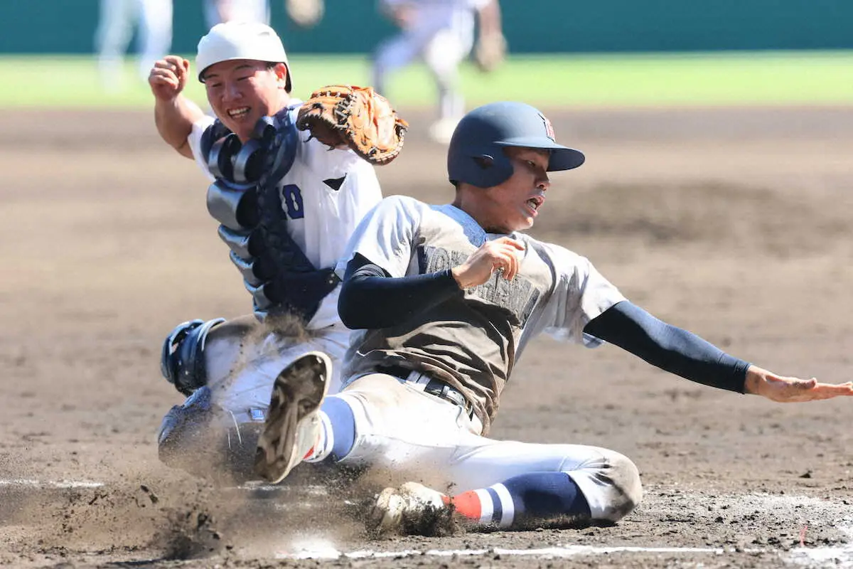 【画像・写真】【甲子園】県岐阜商、まさか…ホームのベースカバー“不在”で失点　横浜が3点の反撃