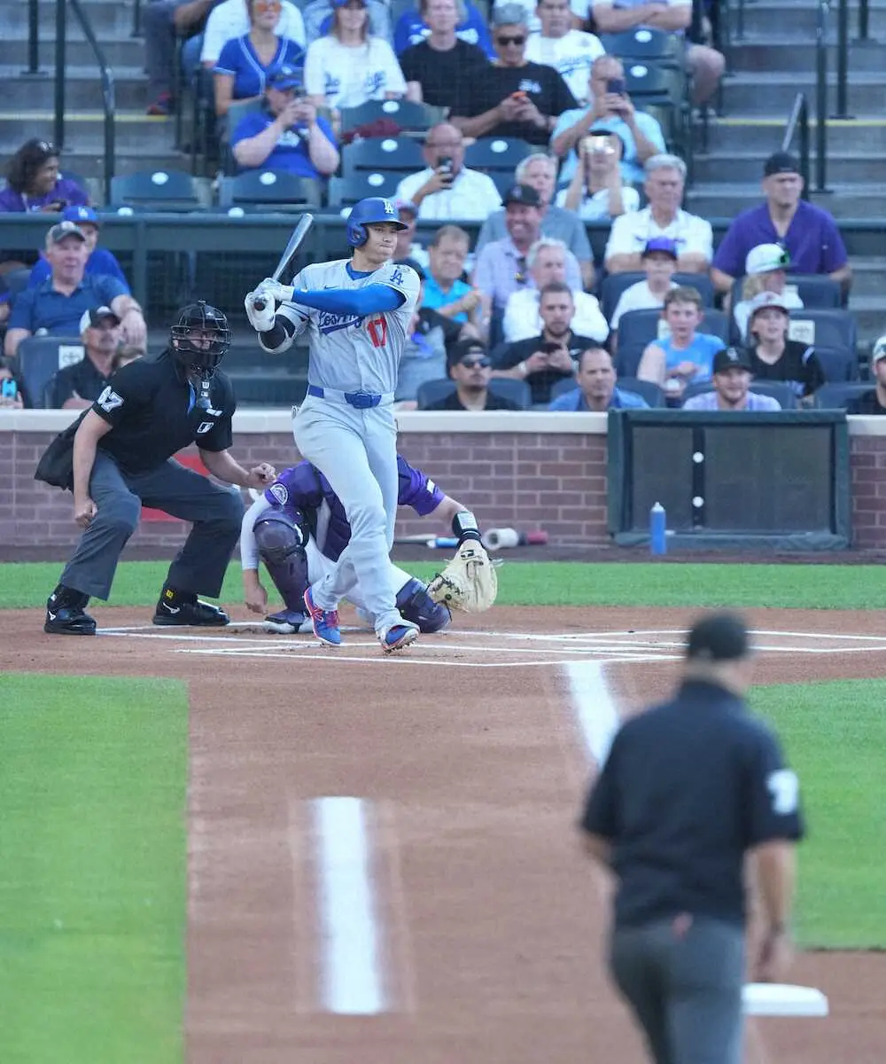 【画像・写真】大谷翔平　第1打席で右前打放ち3戦連続ヒット！ドジャース優勝マジック点灯なるか　先発は山本由伸