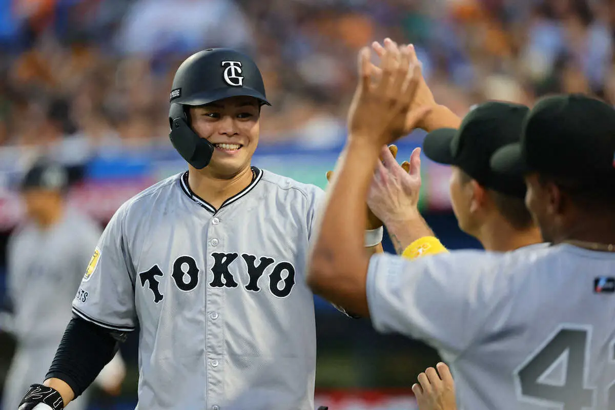 【画像・写真】巨人・中山礼都がプロ初となる逆方向への一発！　ライトではなくレフトへの4号ソロで貴重な追加点