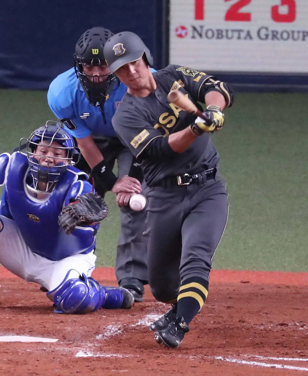 【画像・写真】＜神・中（16）＞2回、井坪は三塁内野安打を放つ　（撮影・奥　調）