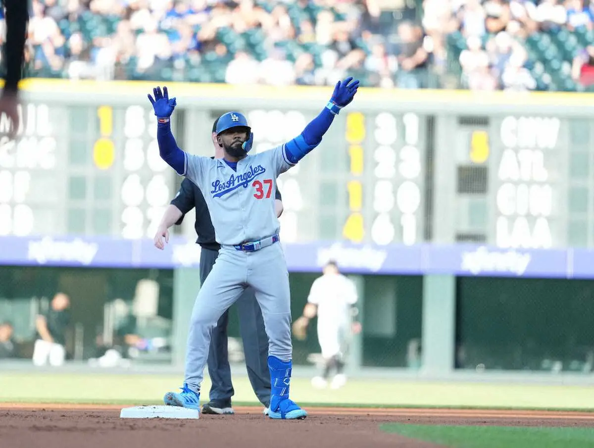 【画像・写真】T・ヘルナンデス　初回に意地の適時打　試合前に報道陣から右翼守備への不安続出もバットで結果残す