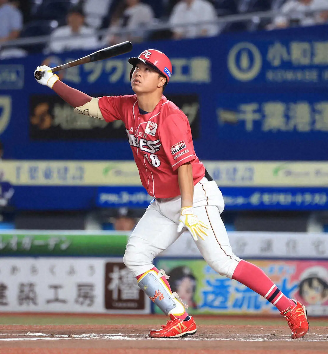 【画像・写真】楽天・渡辺佳　延長10回決勝の左犠飛　母校・横浜が敗戦で刺激「これからも頑張ってほしい」