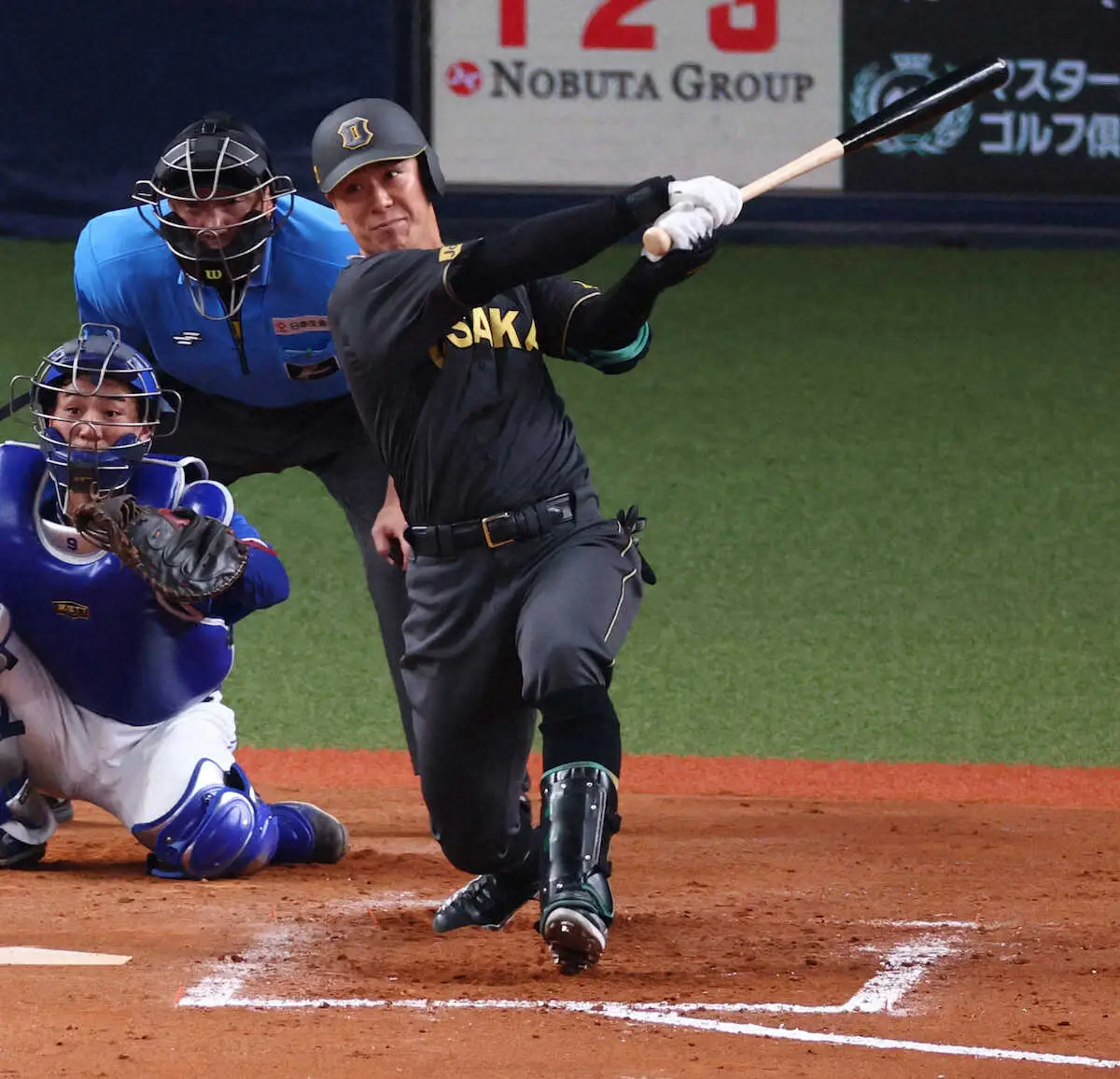 【画像・写真】＜神・中（17）＞9回、右前打を放つ豊田（投手・松山）（撮影・岸　良祐）