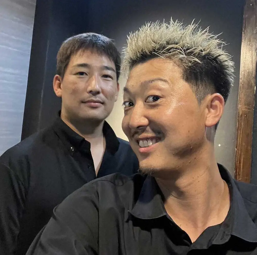 【画像・写真】【虎番リポート】いつまでも変わらない岩崎優と横山雄哉氏の固い絆　元虎戦士の焼肉店で投手陣が結束