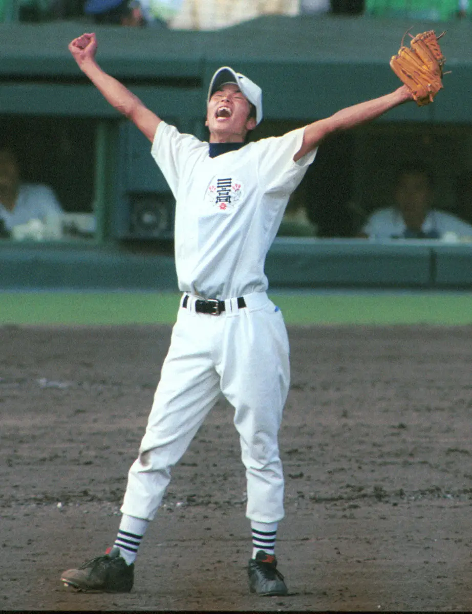 【画像・写真】日大三の“レジェンド”が14年ぶり頂点狙うナインを激励「凡事徹底を」　同姓のエースは「意識が高い」