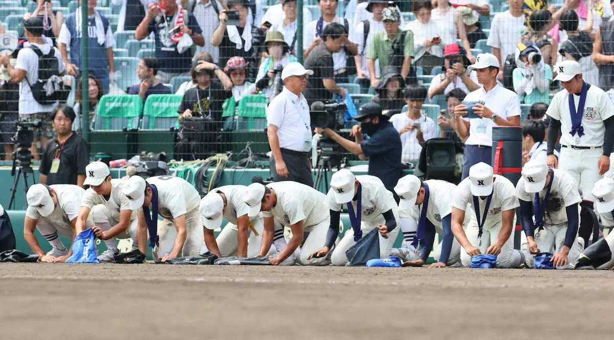 【画像・写真】【甲子園】日大三・三木監督　例年よりバット振った選手たちを称える　それでも悔いは「残りっぱなし」