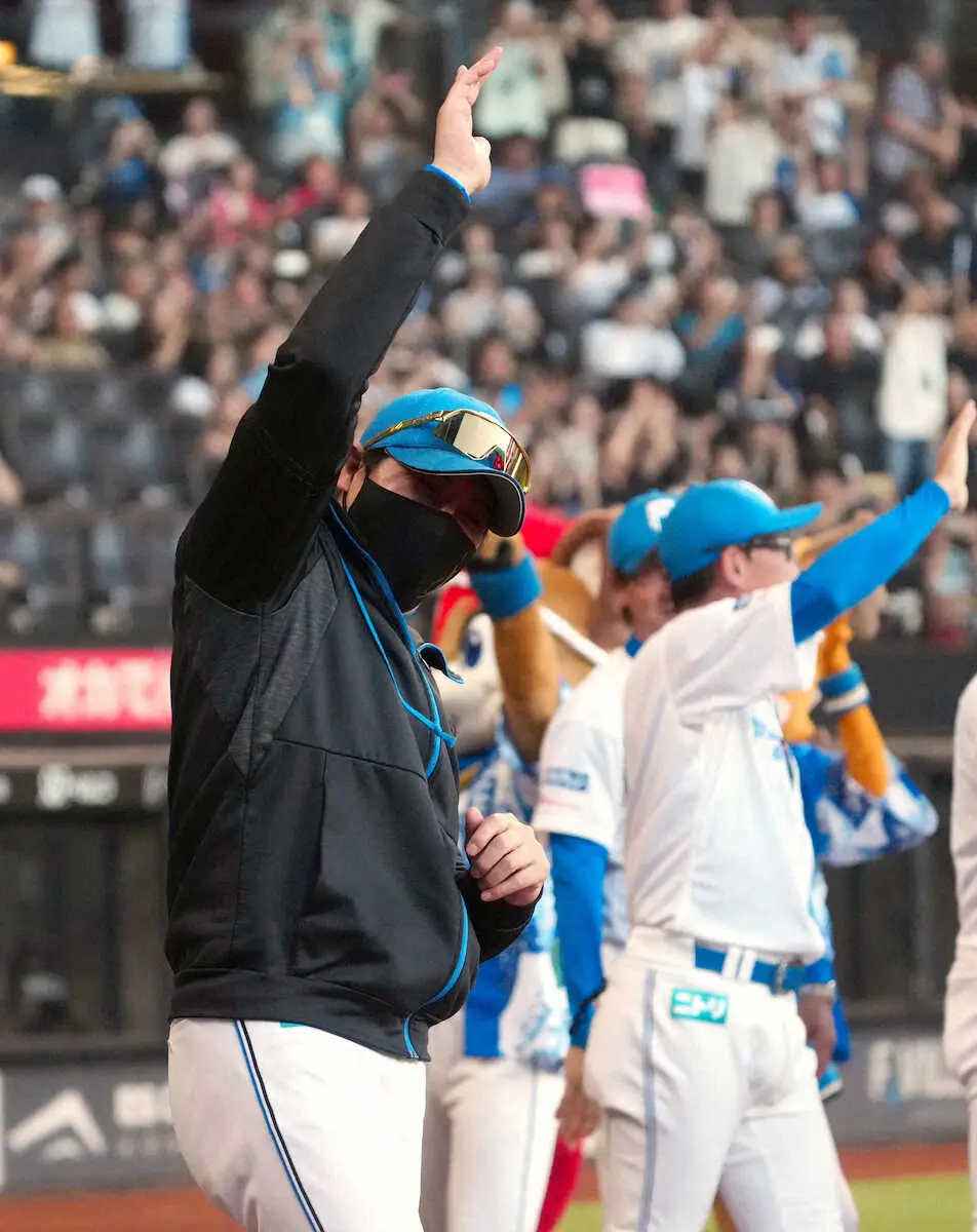 【画像・写真】日本ハム・伊藤大海の8回登板中の“異変”は中指のけいれん…新庄監督が明かす「最初肘かなと…」