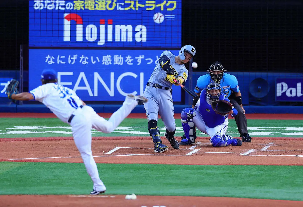 【画像・写真】阪神　佐藤輝明が初回に特大の先制2ラン　本塁打33＆打点は81へ到達
