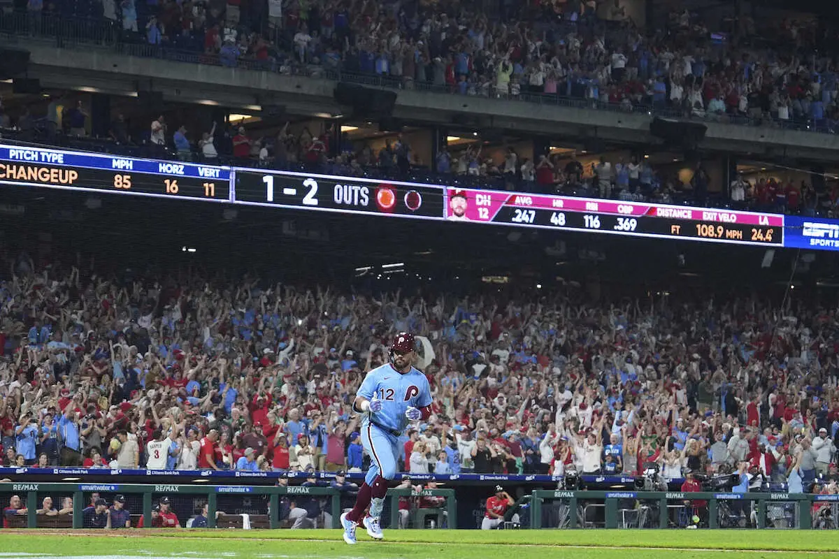 【画像・写真】7回にこの日4本目となる49号3ランを放ったフィリーズのシュワバー（AP）