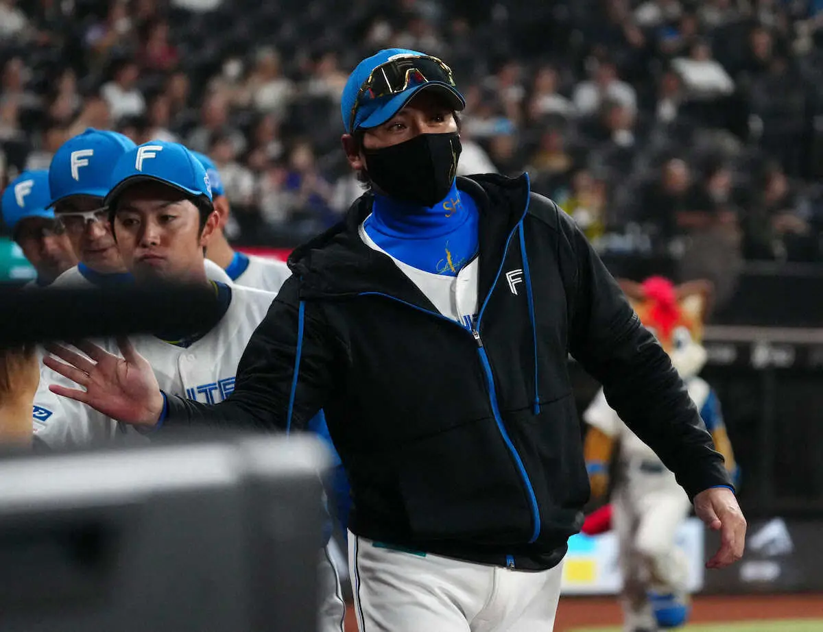 【画像・写真】日本ハム・新庄監督　70勝到達に「何勝とかは関係ないかな。ここにタイガースがいたらもっと面白く…」