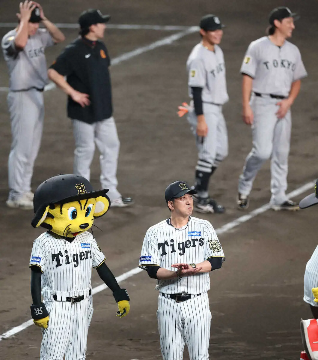 【画像・写真】阪神・藤川監督　厳しい表情のまま「形としてゲームになりましたけど、やっぱり悔しい」