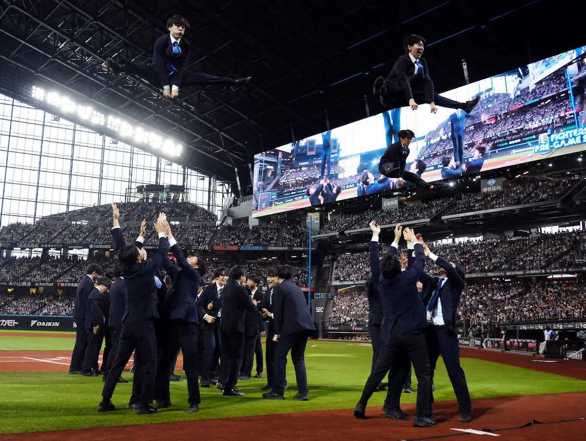 【画像・写真】エスコンにチアリーマンズ登場　新庄監督の“インスタオファー”で出演実現