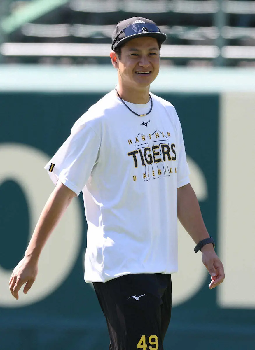 【画像・写真】＜投手指名練習＞　ウォーミングアップを行う大竹　（撮影・亀井　直樹）　