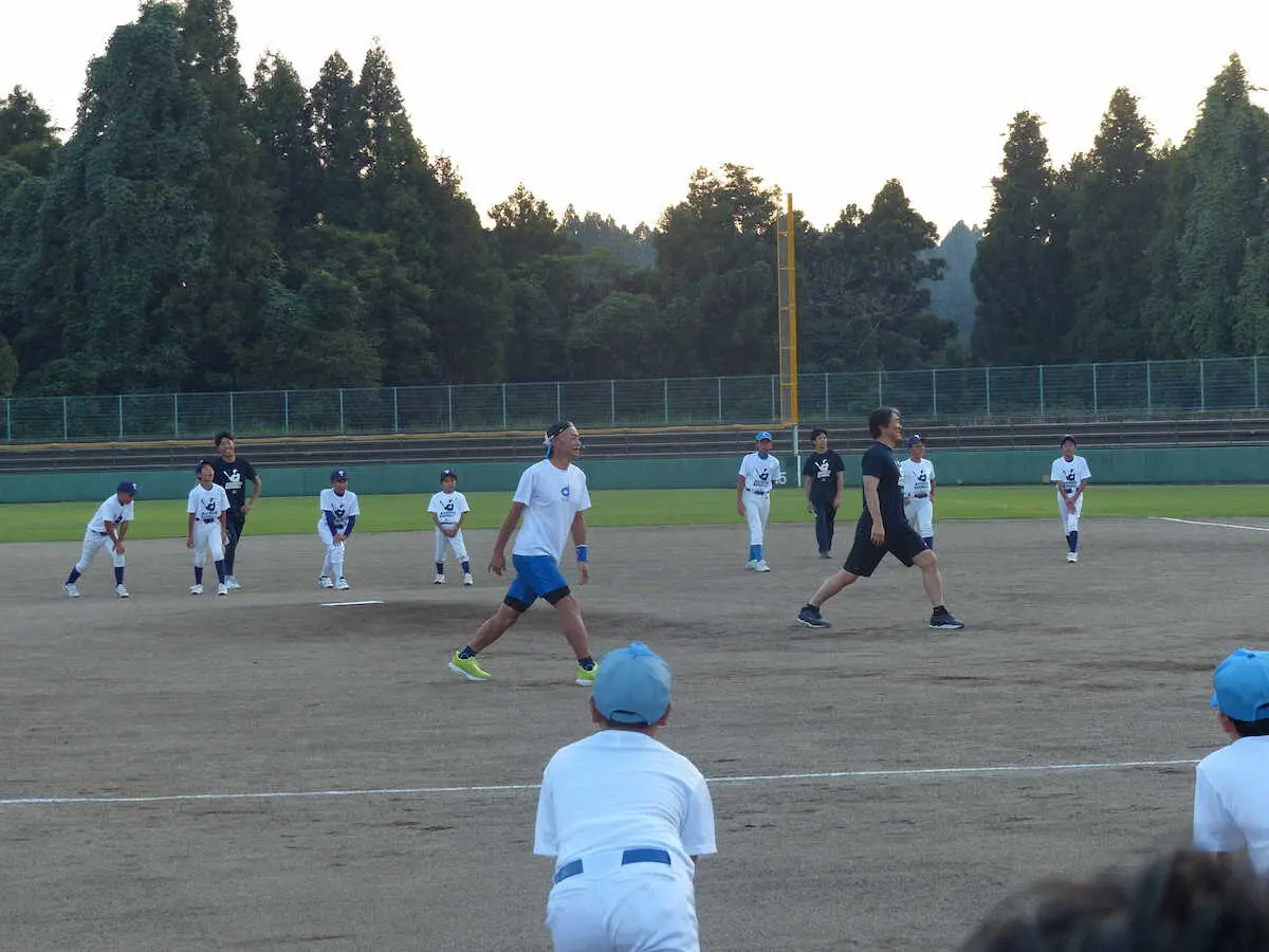 【画像・写真】松井秀喜氏の野球教室にイチロー氏がサプライズ登場！球児たちから大歓声　能登地方で初開催