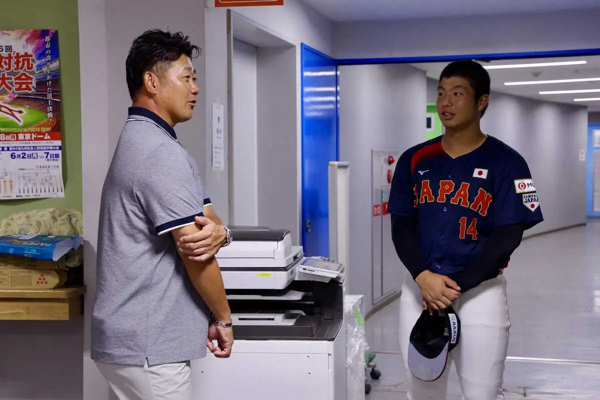 【画像・写真】松坂大輔氏　報ステの取材で高校日本代表を取材　母校・横浜の後輩・阿部は「大きなポイントになる」