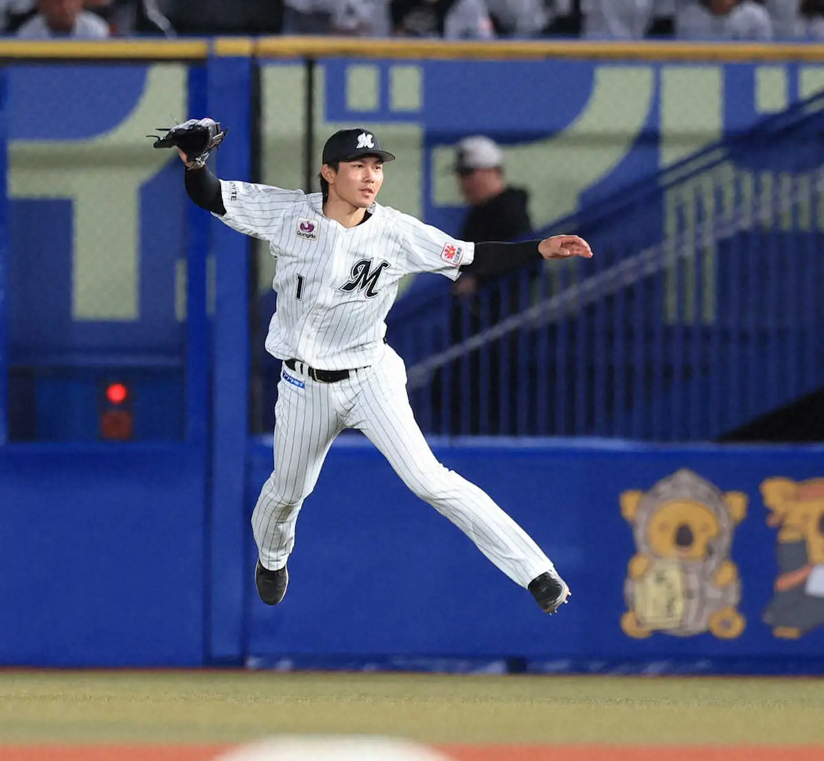【画像・写真】ロッテ・藤原が2試合連続でベンチ外　吉井監督「ちょっと右の脇の張りで様子見てます」