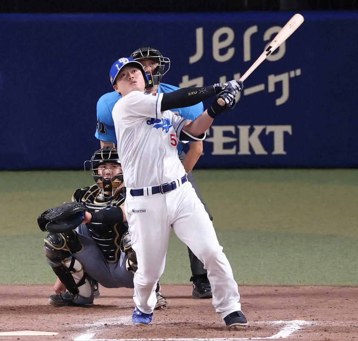 【画像・写真】＜中・神（20）＞7回、細川は左越えに3点本塁打を放つ（撮影・北條　貴史）