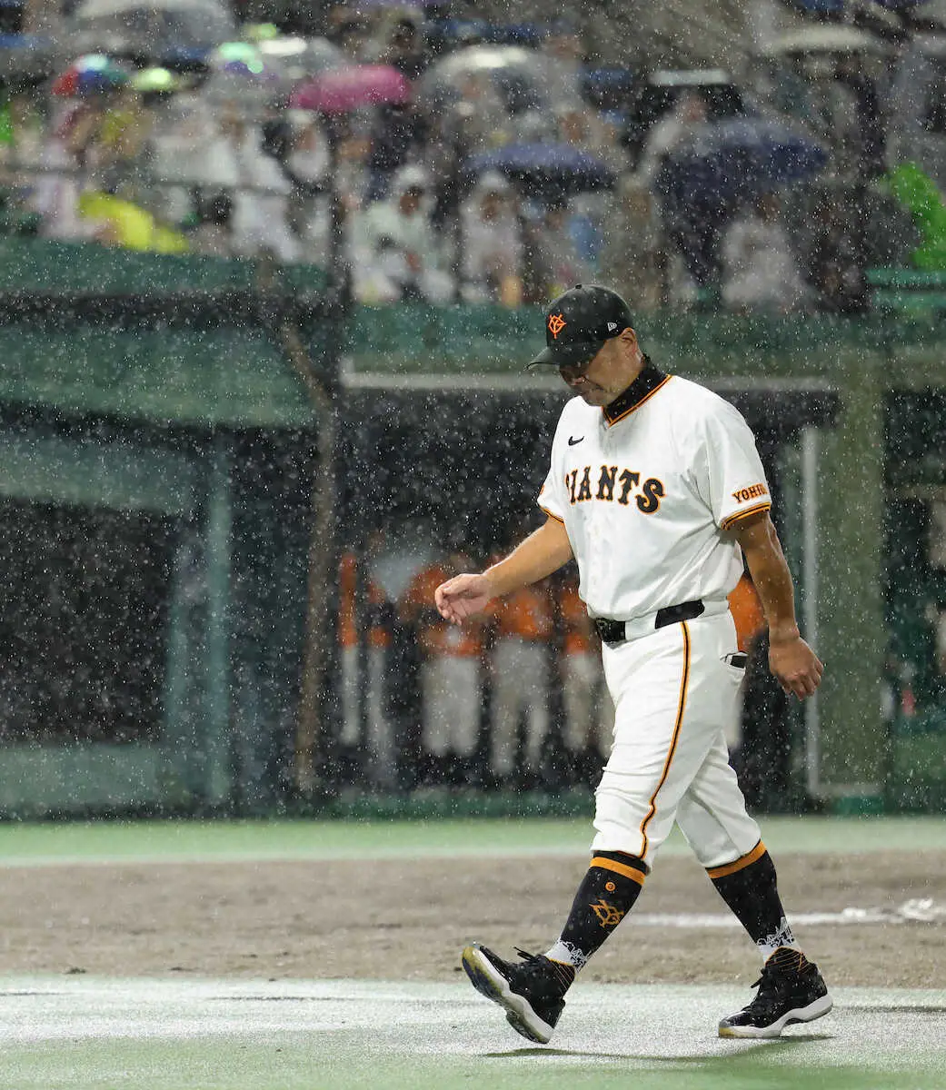 【画像・写真】巨人　今季最悪タイ12失点　阿部監督「申し訳ない」大雨の中で残ったファンに謝罪　又木2軍再調整