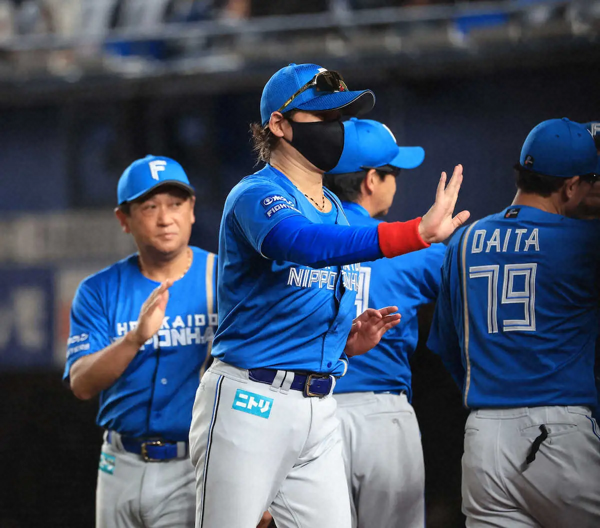 【画像・写真】日本ハム　大阪移動の新幹線で立ち往生、台風15号の影響で約1時間遅れで東京出発も静岡で停車