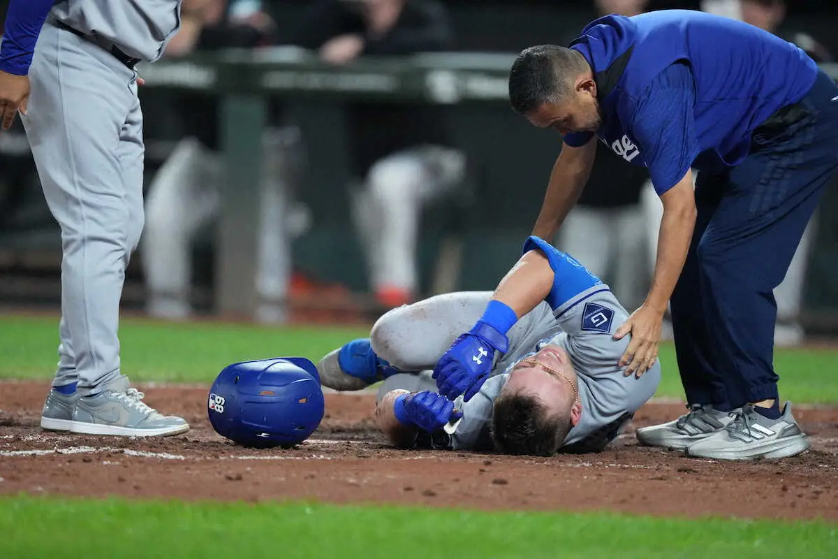 【画像・写真】ド軍緊急事態！ラッシングが自打球受けて負傷交代　打撲と発表　正捕手スミスは欠場中　控え捕手は残り1人