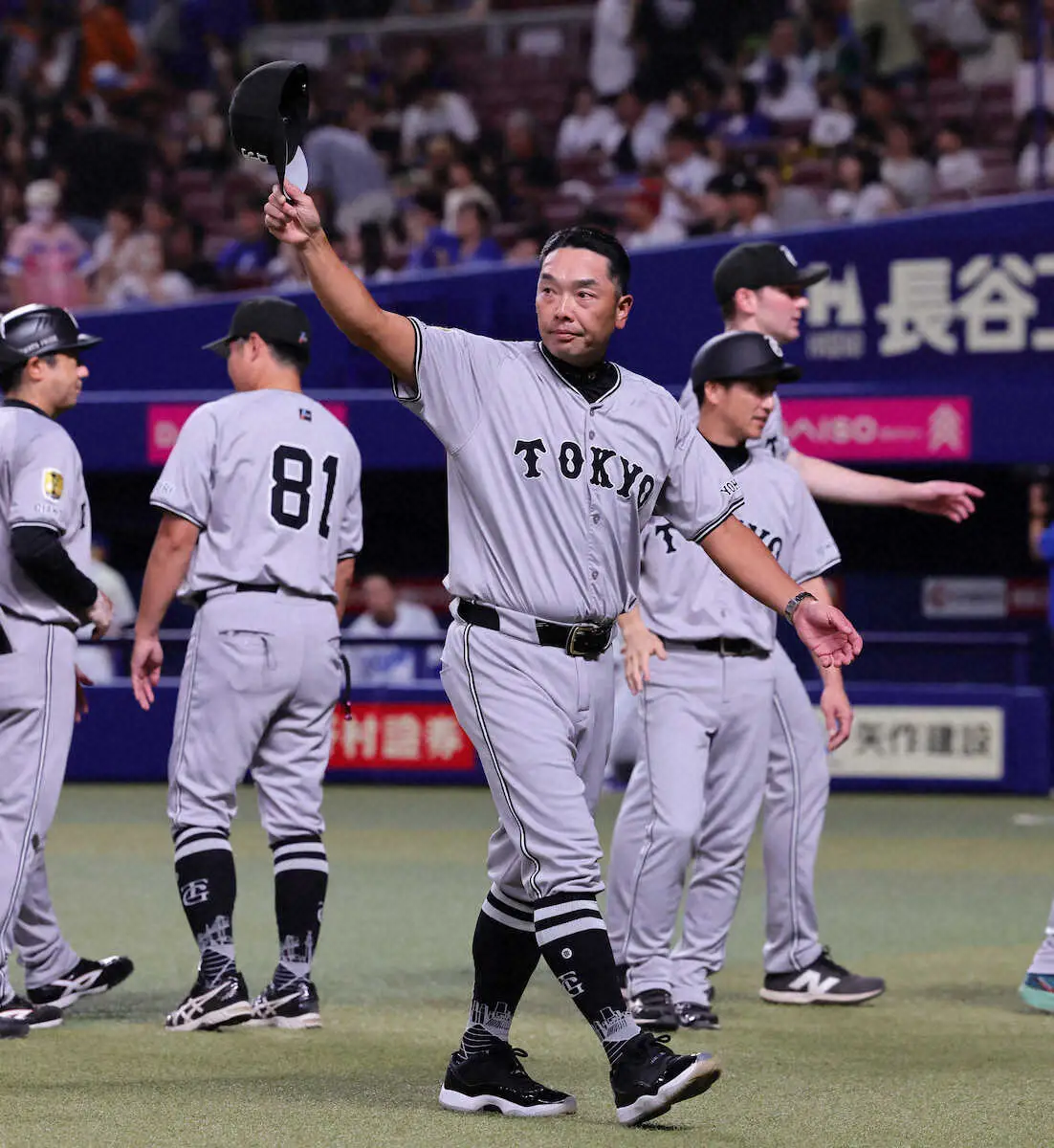 【画像・写真】巨人・阿部監督　4点差はね返し9回2死から5連打逆転「全員で勝った1勝だと思います。諦めることなく」