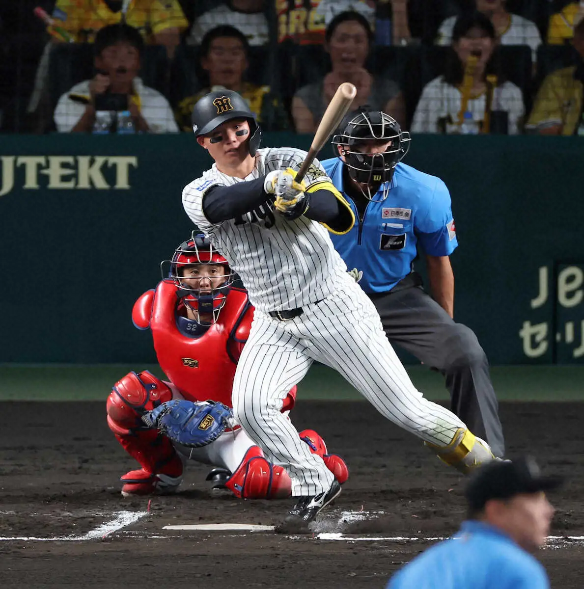 【画像・写真】＜神・広＞6回、森下は勝ち越し打を放つ（撮影・大森　寛明）