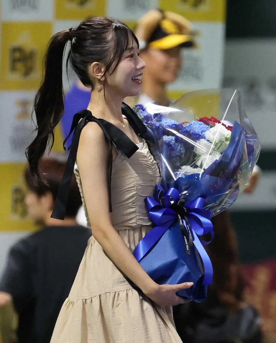 【画像・写真】アイドルグループ「LinQ」卒業の高木悠未がみずほペイペイドームに来場