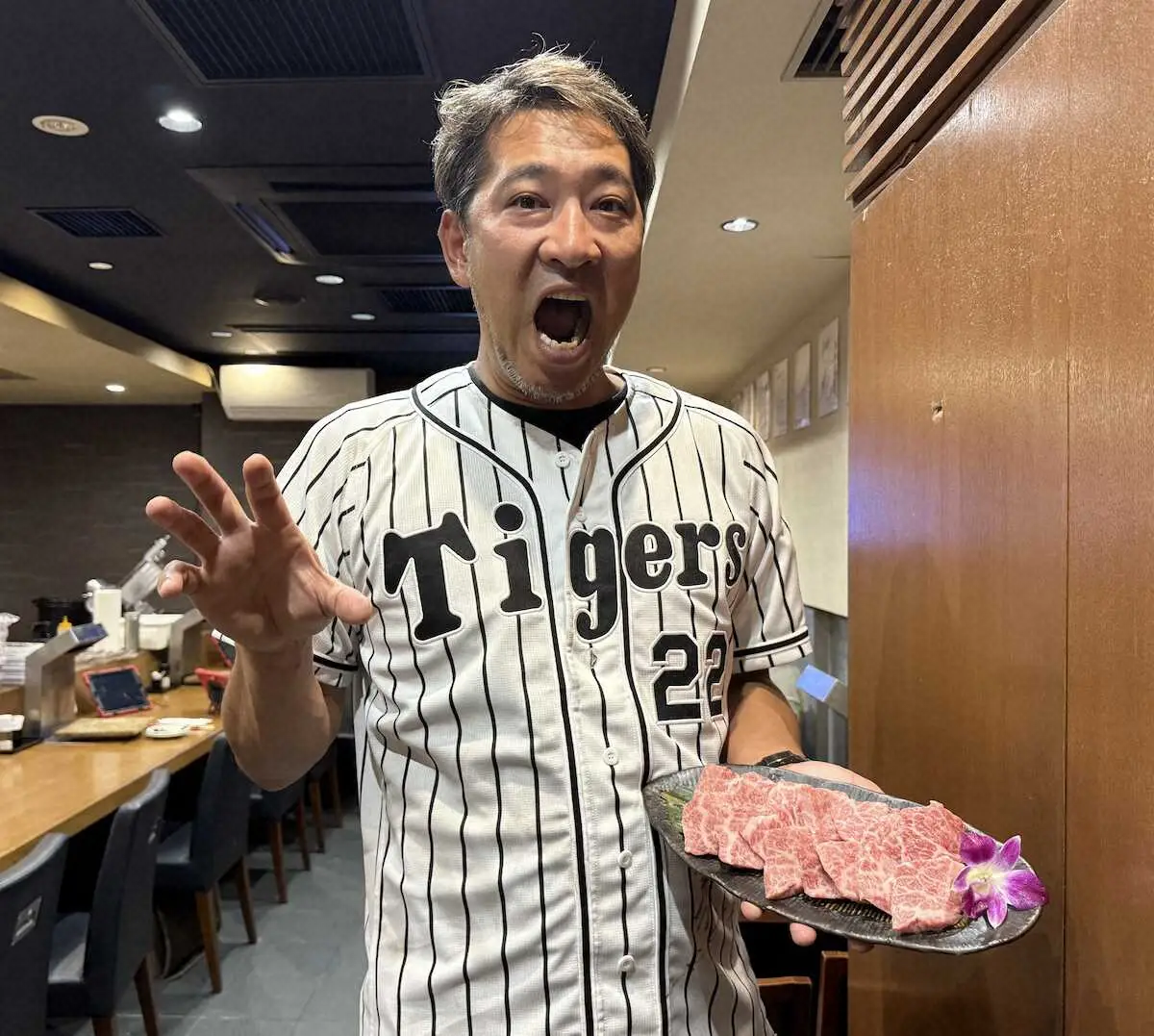 【画像・写真】藤川監督の2年後輩元トラ戦士、神戸の焼き肉店で“ウル虎級”恩返し！「思い出は忘れられません」