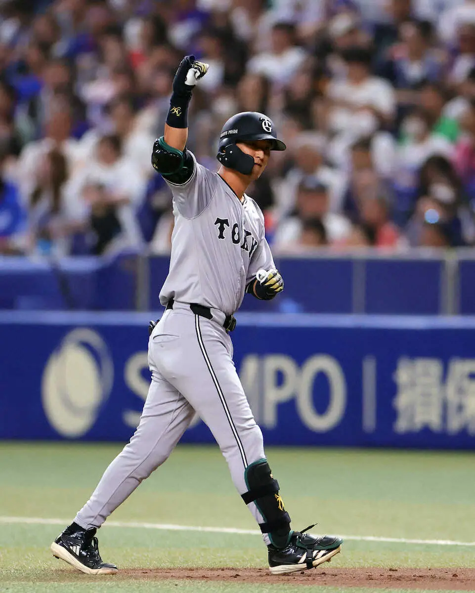 【画像・写真】2位巨人が意地の連勝！岸田V打2打点で2カード連続勝ち越し、借金1　マルティネスが松山に並ぶ39S目