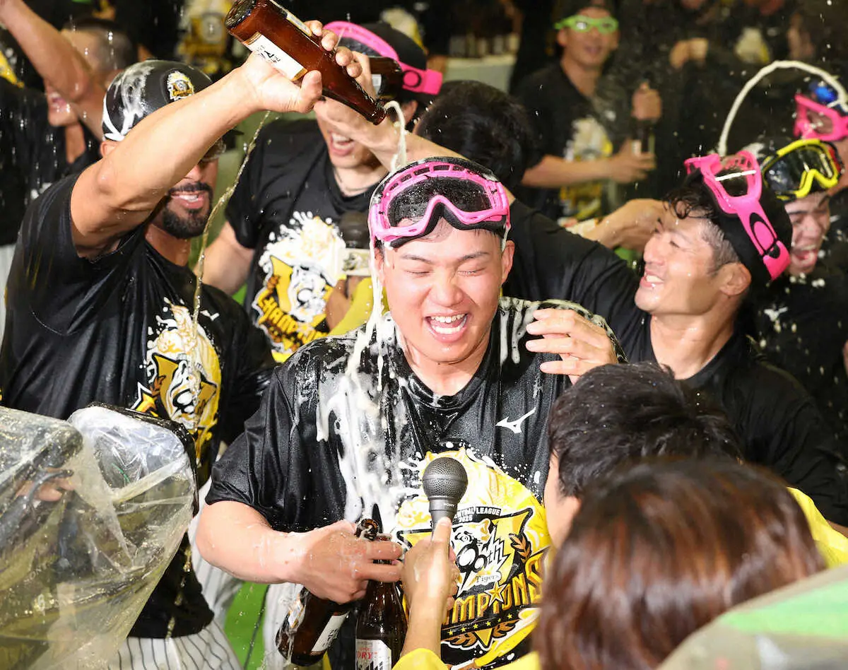 【画像・写真】阪神・森下「より優勝メンバーの中心にいられたのかな」プロ3年目で2度目リーグ制覇「この瞬間のため…」