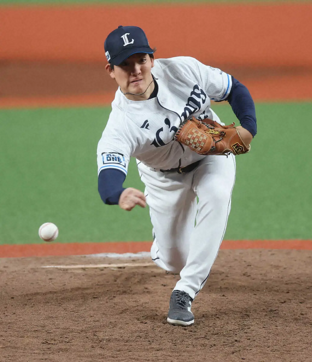 【画像・写真】【隠しマイク】西武・与座　鮮やかなブルーのグラブでエール「これは篠原モデルですよ」