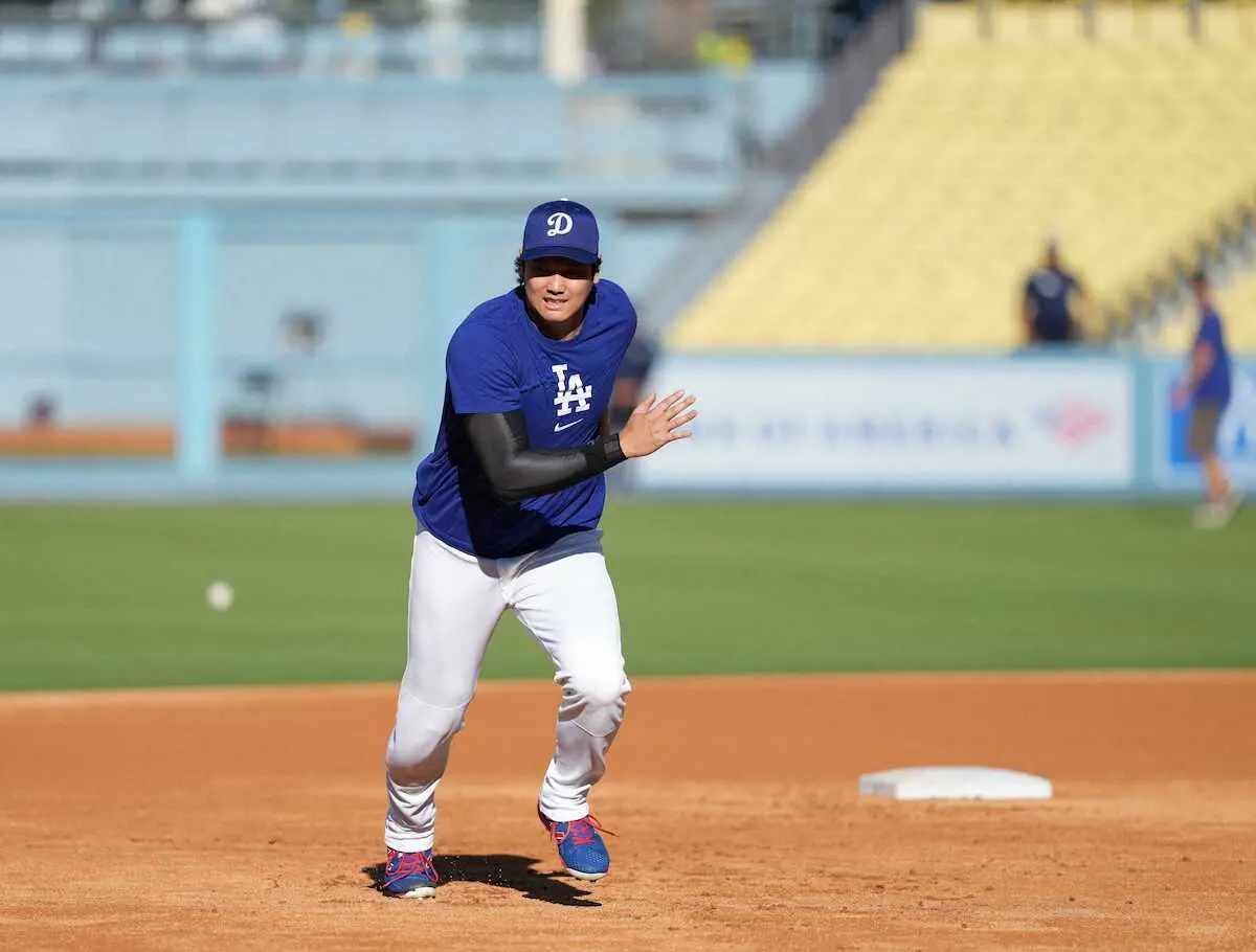 【画像・写真】大谷翔平がキャッチボール中断→異例の走塁練習　前日9回“打球判断ミス”もコーチ「全員にやらせている」