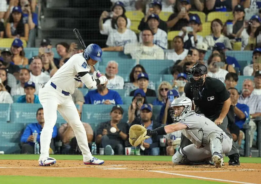 【画像・写真】大谷翔平の第1打席は見逃し三振　内角攻めに絶叫シーンも　シュワバーに並ぶ49号期待
