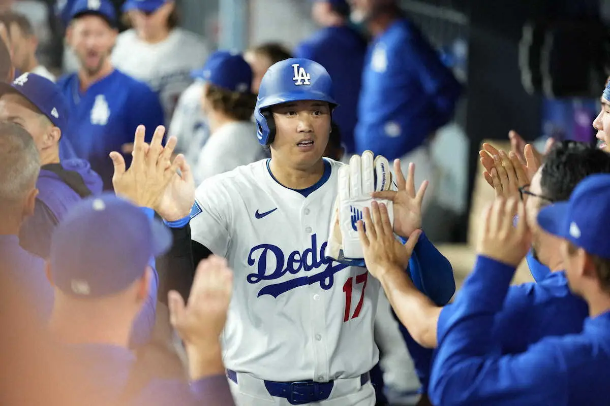 【画像・写真】大谷翔平“新パフォ”はドジャースコーチの思いやりが生んだ！？前日2発で「ゴルフっぽいしぐさ」話題に