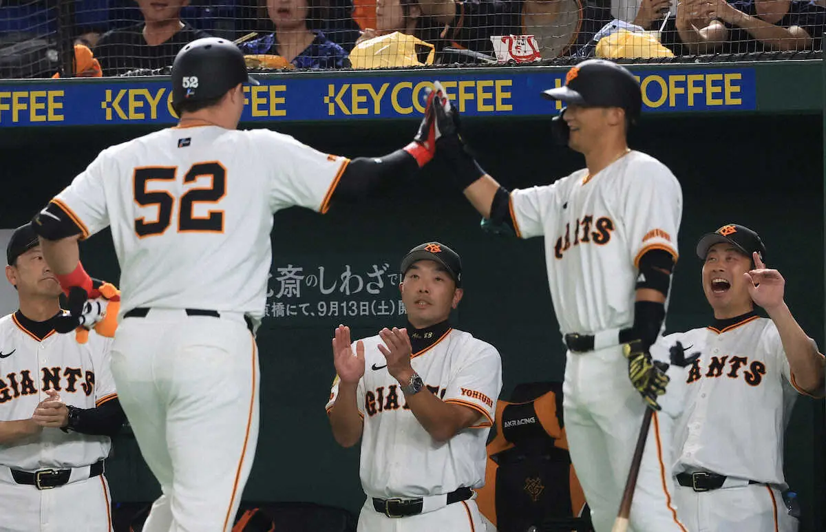 【画像・写真】巨人マルティネスが2年連続40セーブ　2球団で達成は史上初の快挙