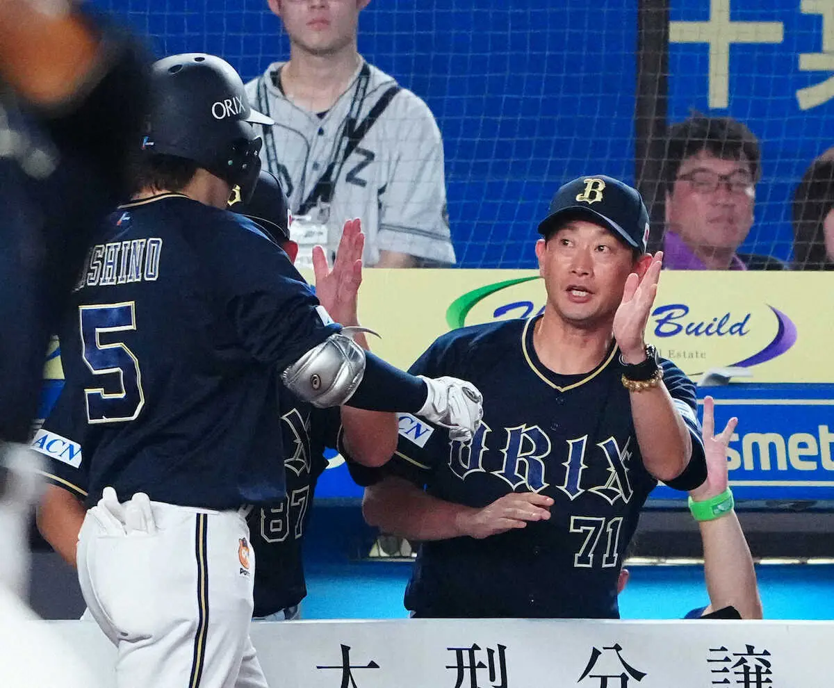 【画像・写真】オリックス・岸田監督　10年ぶり1試合4打点の西野に「元気ですね。頼もしい」