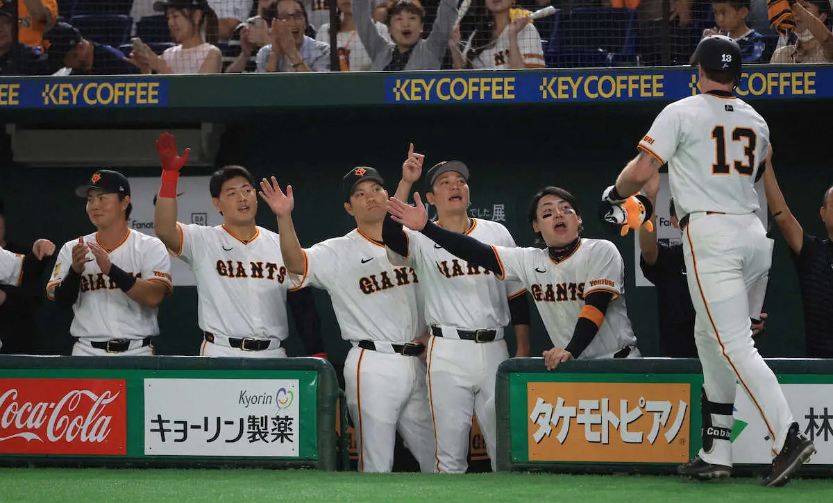 【画像・写真】巨人キャベッジが16号ソロ　2点先制許した直後に完璧な一打「さらに得点できるように頑張ります」