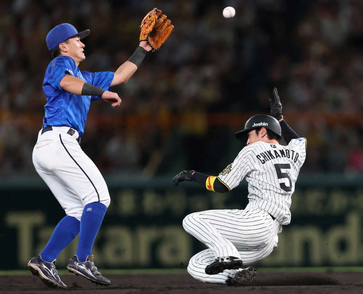 【画像・写真】阪神・近本光司　初の2冠「最多安打＆盗塁王」へ前進　チーム唯一の2安打に1盗塁でリーグトップ死守