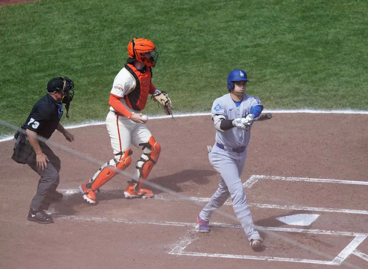 【画像・写真】大谷翔平　2回2死満塁の好機で2打席連続空振り三振　史上6人目2年連続50号出るか　前日は特大49号