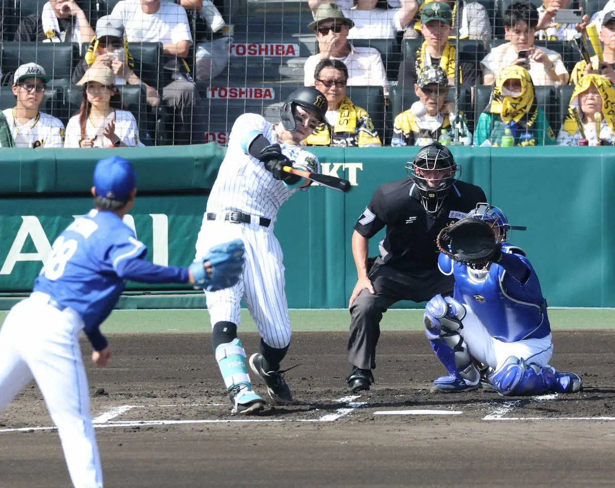【画像・写真】阪神・佐藤輝明　初回の先制適時二塁打でシーズン92打点目　23年に並ぶキャリアハイ