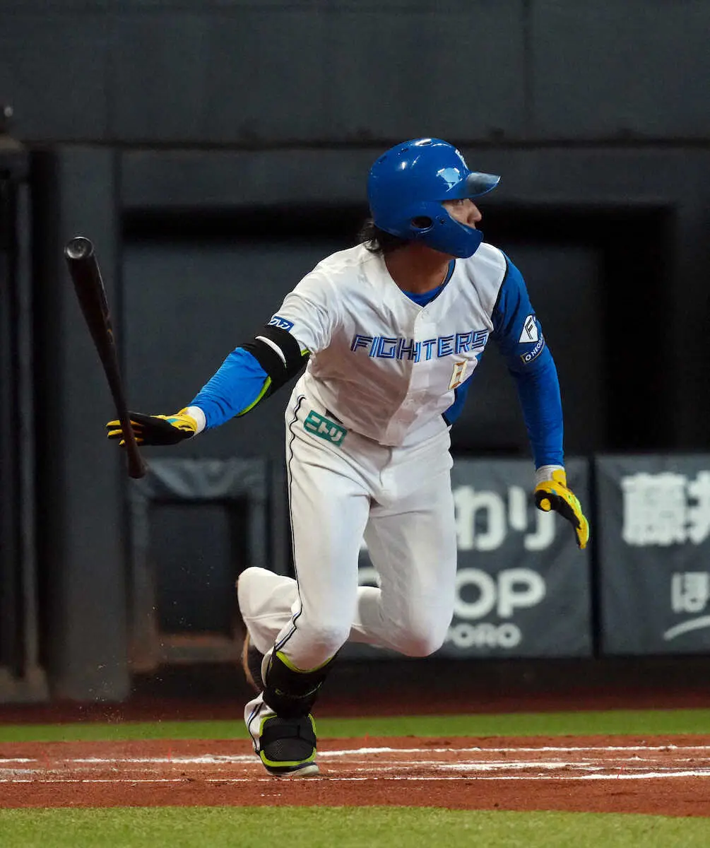 【画像・写真】日本ハム・浅間大基が今川との“友情”2号3ラン！　昇格即お立ち台「ただいまーーーっ！」