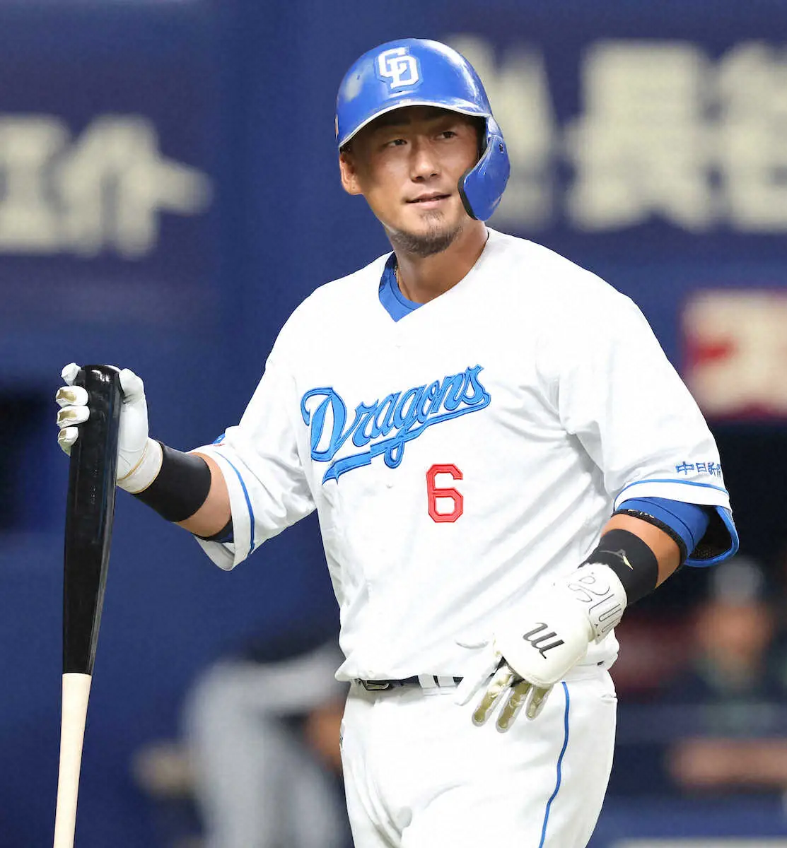 【画像・写真】今季限りで引退の中日・中田翔　フルスイング三振に拍手の嵐！1784試合7116打席目で現役にピリオド