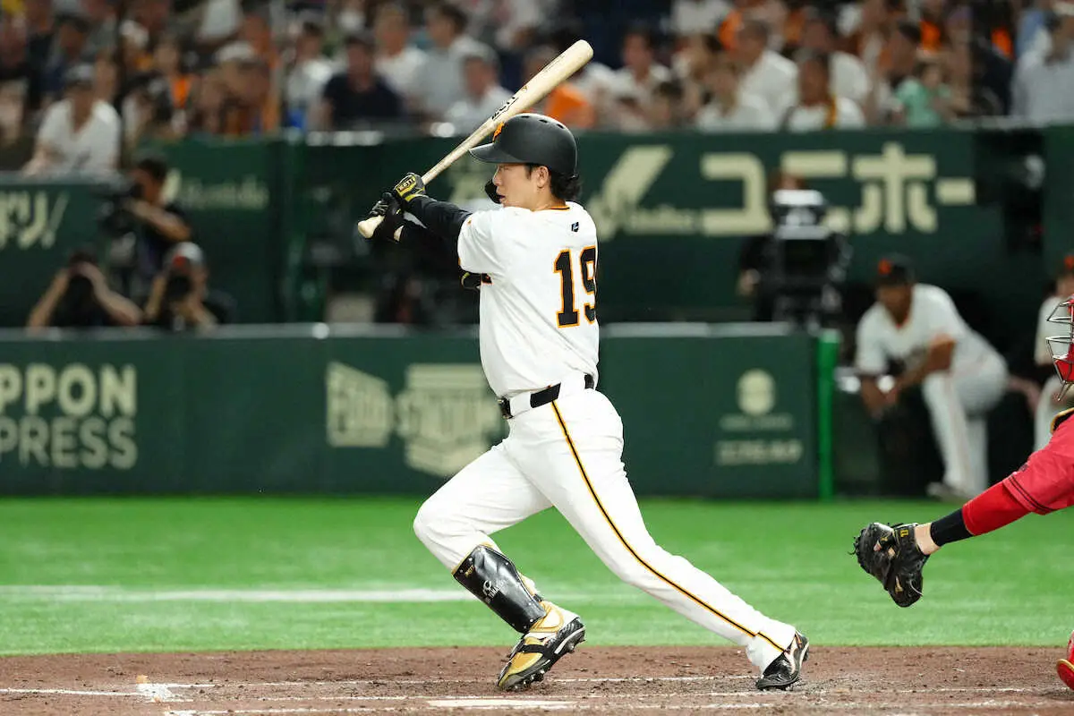 【画像・写真】G党「伊織、伊織」の大合唱！　巨人・山崎伊織が自ら勝ち越し二塁打を放つ　451日ぶり打点
