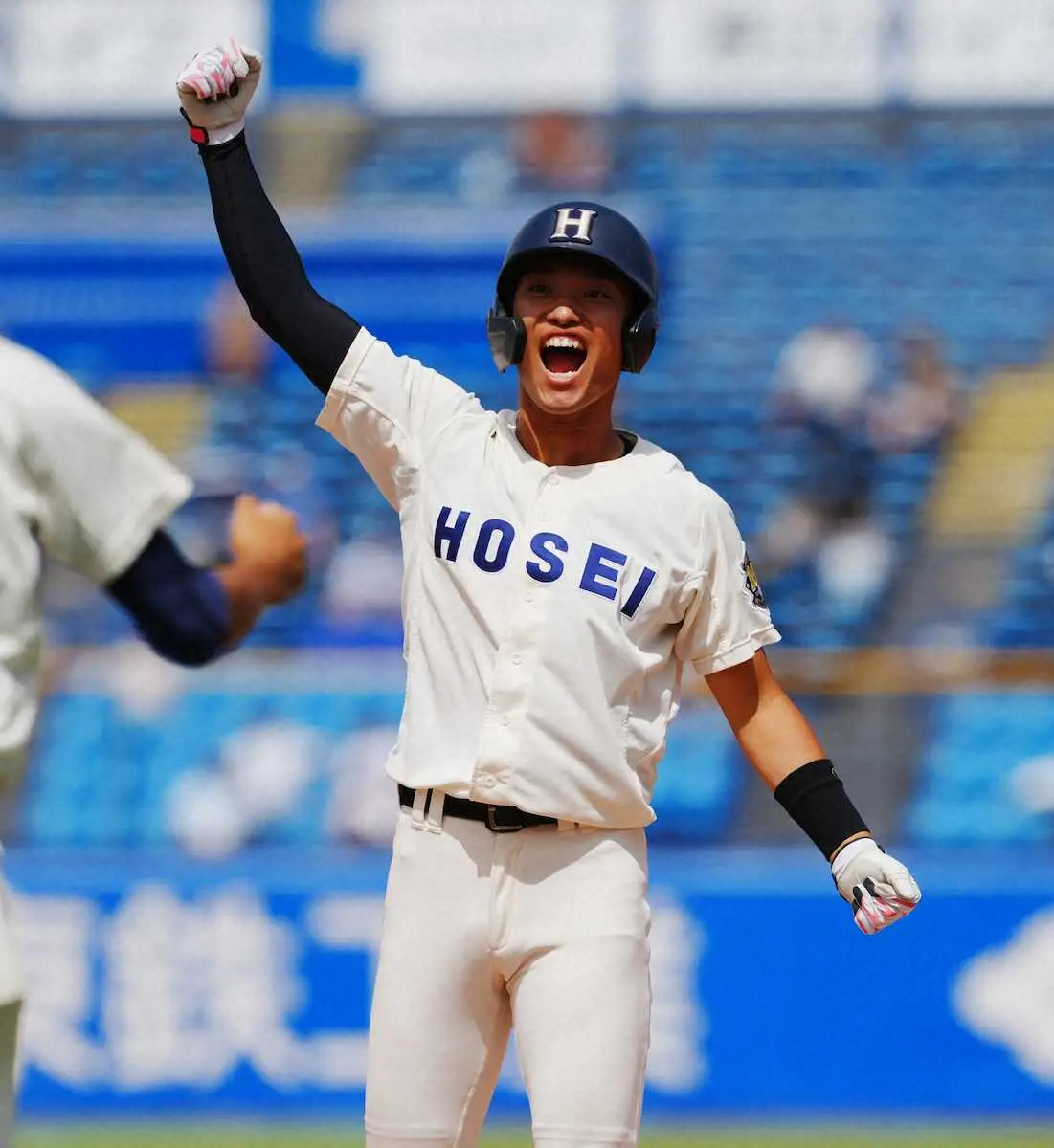 【画像・写真】【東京六大学野球】法大　代打浜岡陸の2点適時打などでタイに持ち込む