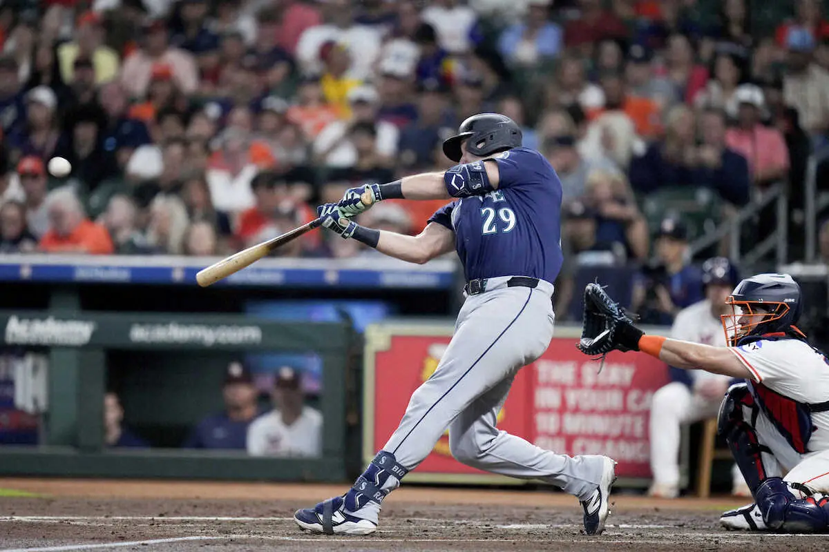 【画像・写真】ローリー　グリフィー抜く球団新57号！敵地も大熱狂　残り8試合でジャッジのリーグ記録まであと5