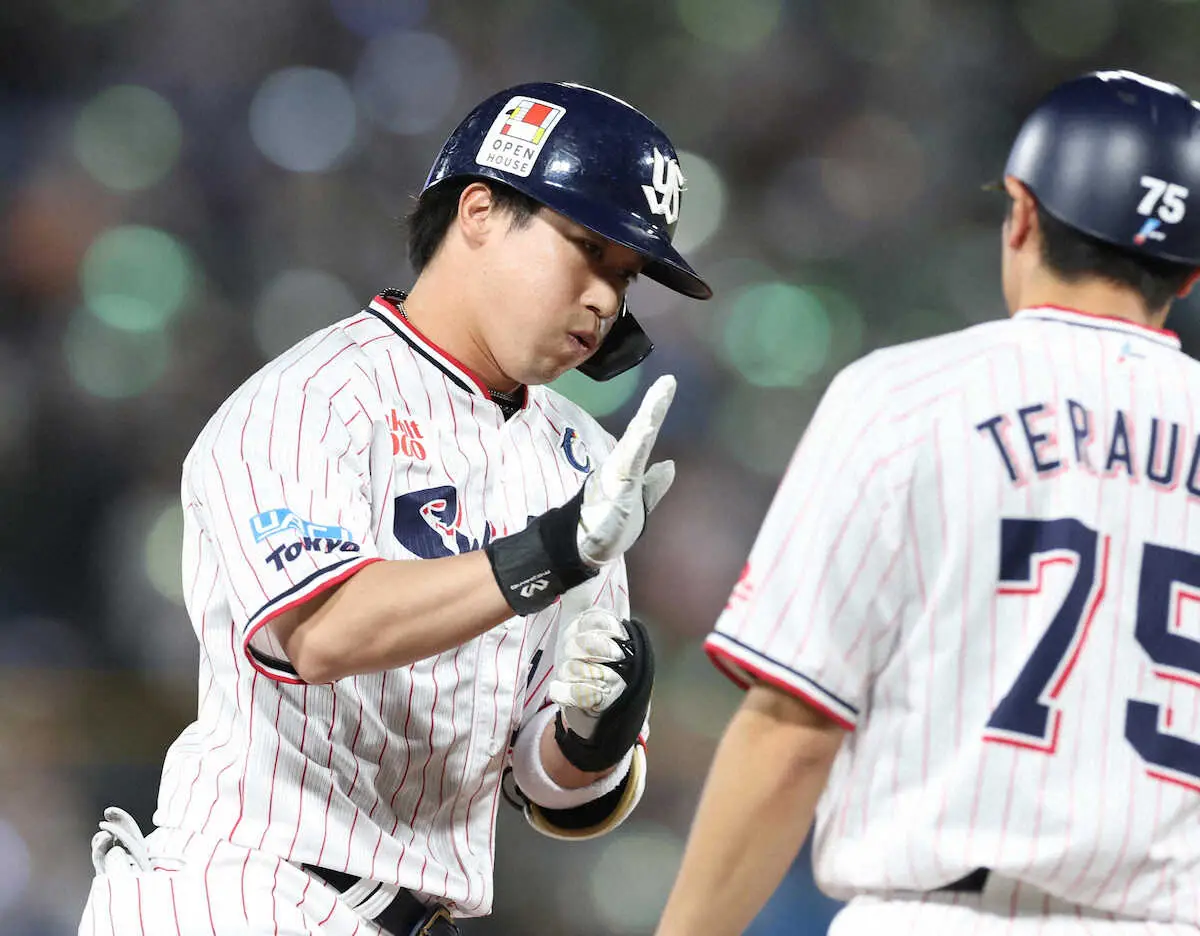 【画像・写真】ヤクルト“村上抜き打線”が大爆発！　5回までに14安打8得点で伊藤将KO 山田が一発含む長打3本！