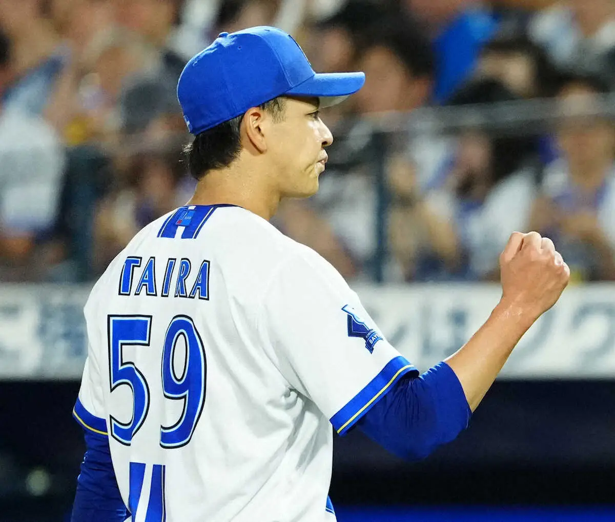 【画像・写真】2位DeNAが2度の中断を挟みながら広島に快勝　デーゲームで敗れた3位巨人と2ゲーム差に広げる