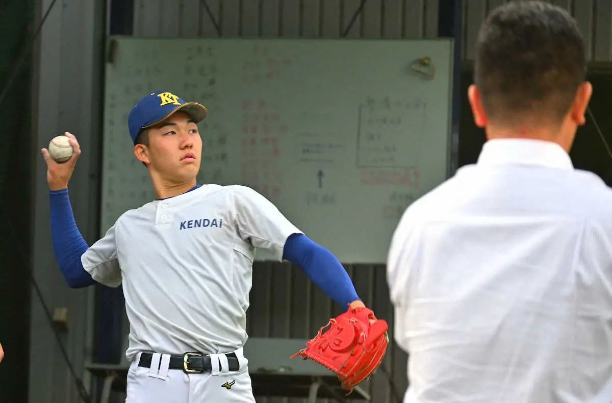 【画像・写真】「日米争奪戦」の健大高崎158キロ右腕・石垣元気が巨人、ヤクルトと面談「緊張感が高まった」